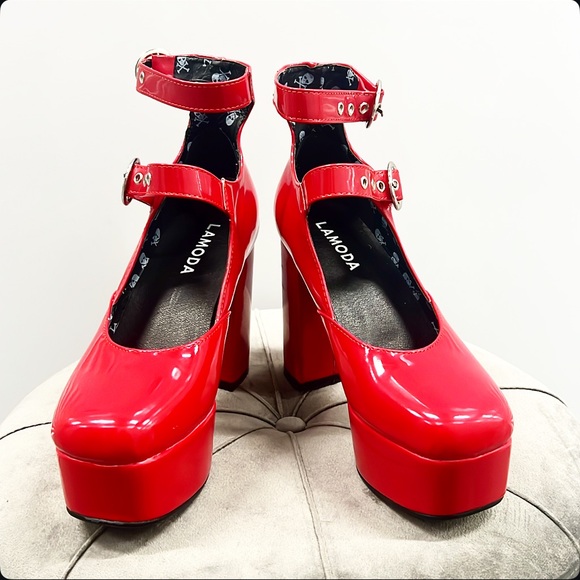 Dolls kill LAMODA GIRL FROM MARS BLOCK HEELS

LAMODA - Picture 5 of 9